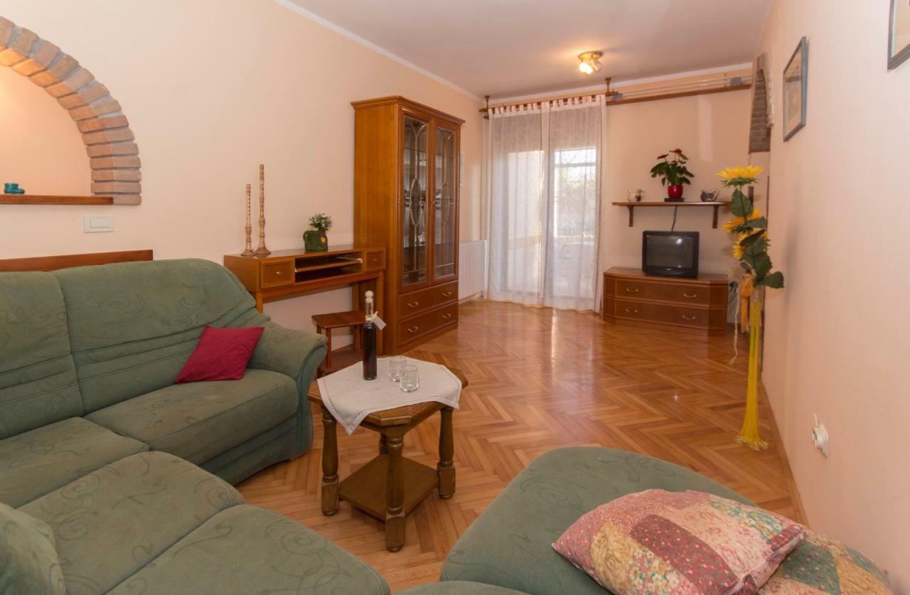 Guest House Ljubica ميدولين المظهر الخارجي الصورة