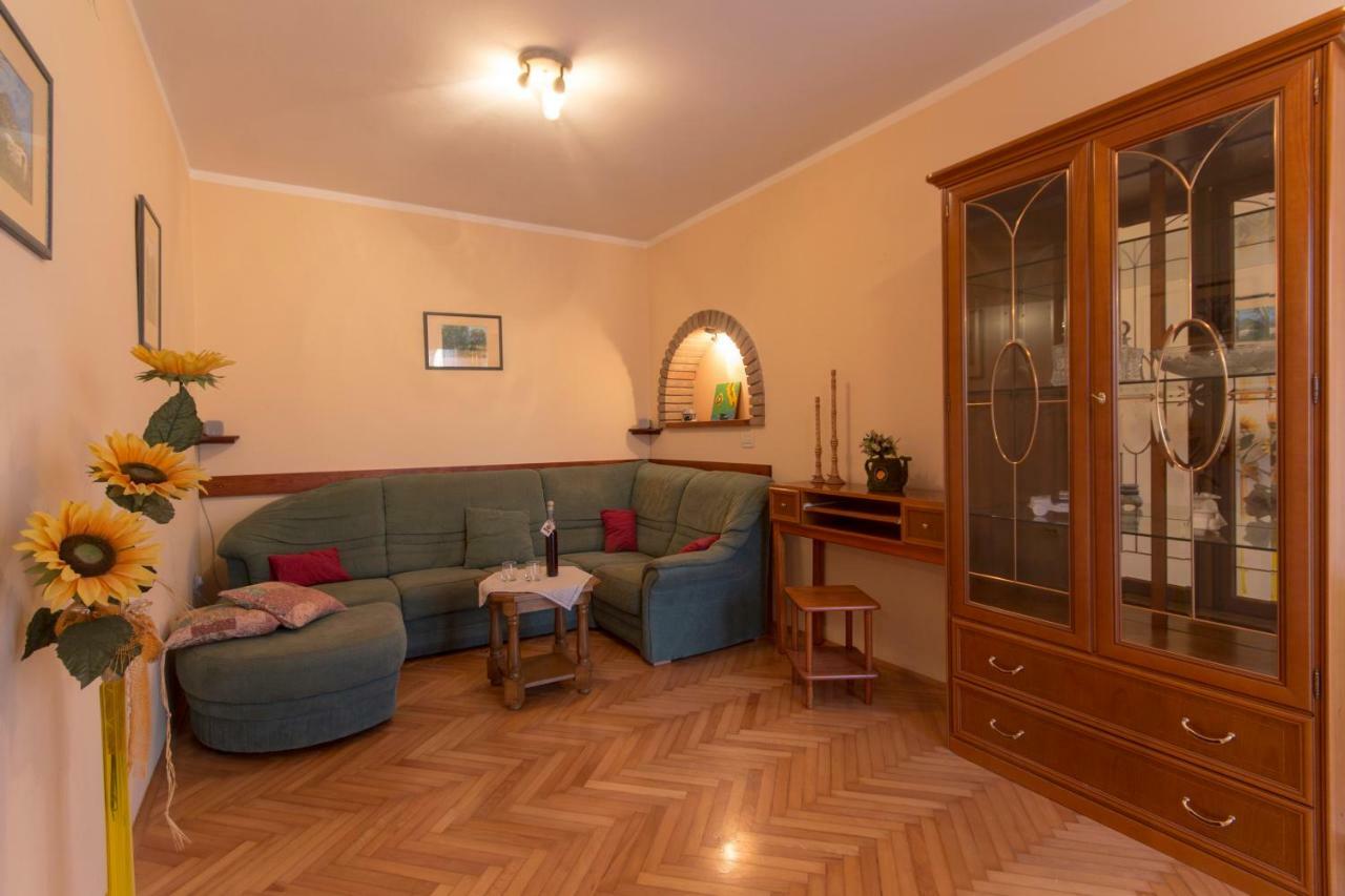 Guest House Ljubica ميدولين المظهر الخارجي الصورة